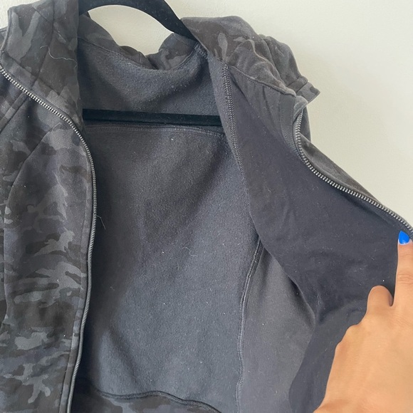 Lululemon Scuba Camouflage Zip-Up Hoodie - Picture 3 of 6
